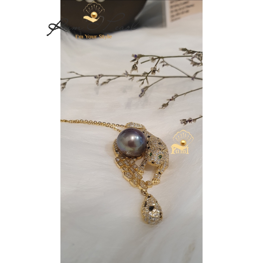 Mặt dây chuyền ngọc trai biển cao cấp báo Cartier