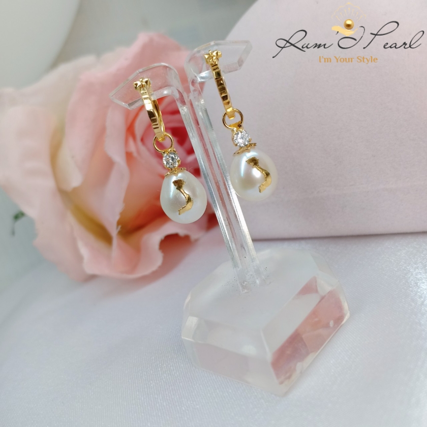 Bông tai ngọc trai chạm vàng chữ S